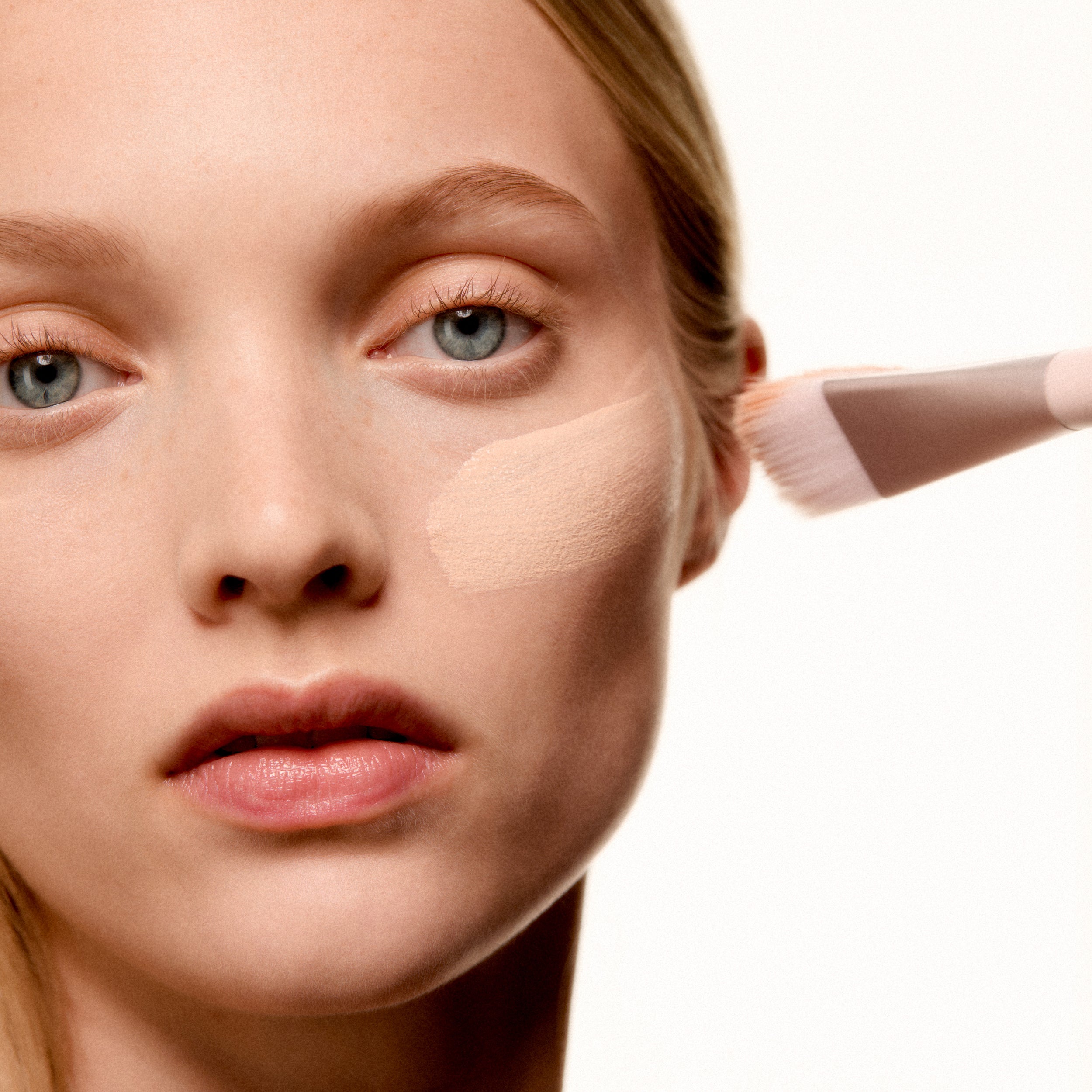 <Skin Tint Brush>|<KC908>